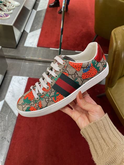 scarponcini gucci|Gucci shoes expensive.